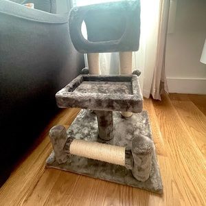 Brand new cat bed and scratchpost!